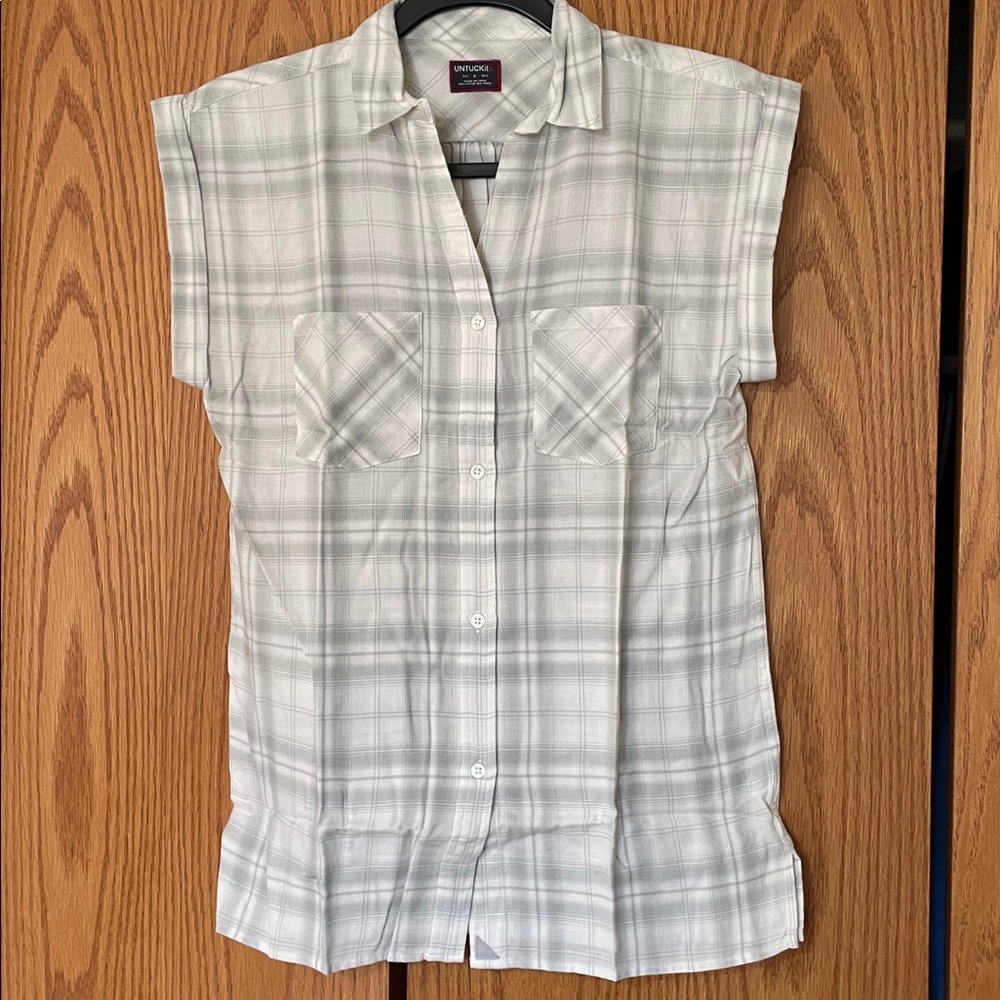 🌺SALE🌺UNTUCKit Plaid Shirt - Picture 2 of 8